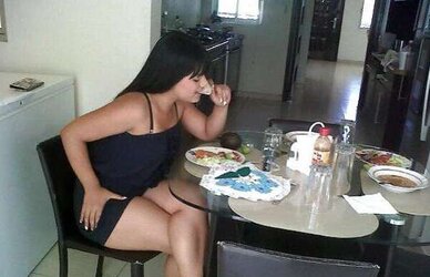 Chica piernuda y nalgona