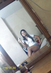 Chica piernuda y nalgona