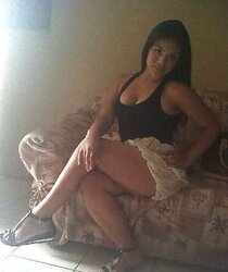 Chica piernuda y nalgona