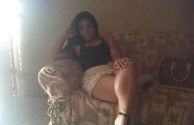 Chica piernuda y nalgona