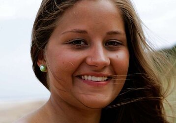 Cool,Gigantic and Suntanned Lady