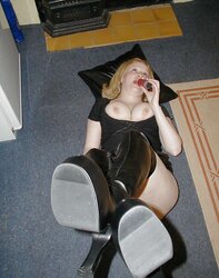 British Chav Slag Wifey with a Raw Glossy Cooter
