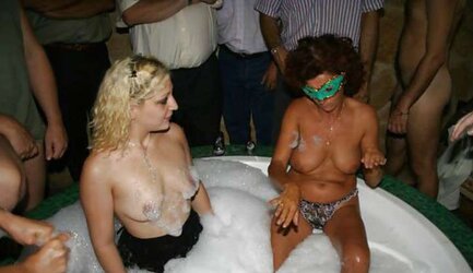 Blend fuck-fest swingers amateurs