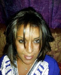 Porte le hijab au bled mais vrai salope dans la cite
