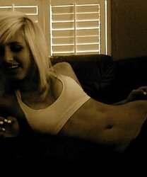 Teal - ultra-cute youthful emo gyrl