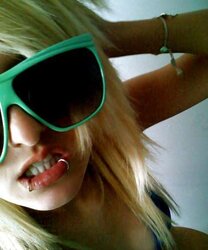 Teal - ultra-cute youthful emo gyrl