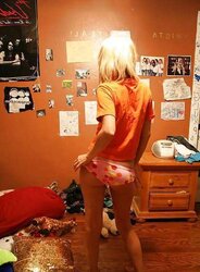 Teal - ultra-cute youthful emo gyrl