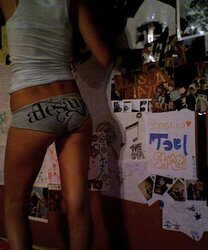 Teal - ultra-cute youthful emo gyrl