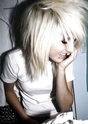 Teal - ultra-cute youthful emo gyrl