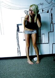 Teal - ultra-cute youthful emo gyrl