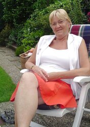 Dutch granny fledgling (65 years old)