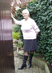 Dutch granny fledgling (65 years old)