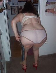 Candy Sue 60 yr old oma jackin PLUMPER granny webcam pictures