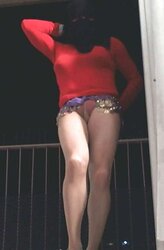 Leila niqab