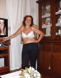 MOGLIE ITALIANA ESIBIZIONISTA