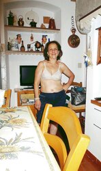 MOGLIE ITALIANA ESIBIZIONISTA