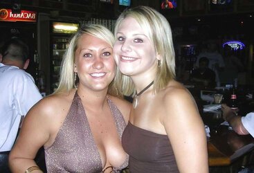 Ooops...Downblouse!!