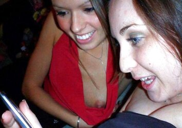 Ooops...Downblouse!!