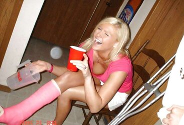 Ooops...Downblouse!!