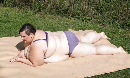 PLUMPER Sitting