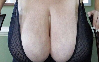 GIANT HOOTER-SLING FOR AMPLE BRA-STUFFERS - mature and mummy