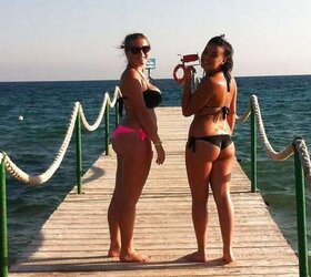 Amica tettona.. ke bombe..