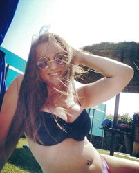 Amica tettona.. ke bombe..
