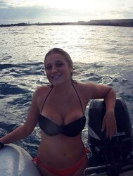 Amica tettona.. ke bombe..