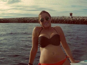 Amica tettona.. ke bombe..