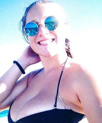 Amica tettona.. ke bombe..