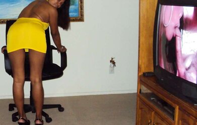 Baby Female, super hot in Yellow! Me