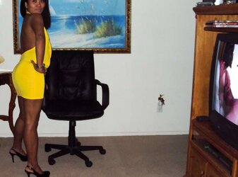 Baby Female, super hot in Yellow! Me