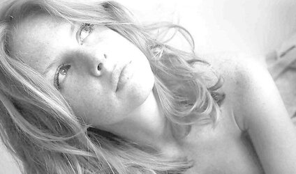 Faces and down half-shirt