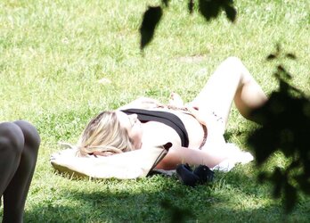 CANDID SUMMER VOYEUR - HQ BATHING SUIT AND STREET STUNNERS