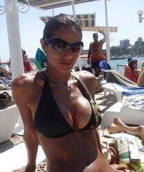 Arab Amateurs, Hijabi Beauties. Fledgling pictures.