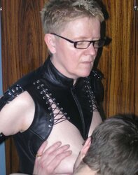 Mu cocksluts take one off my buddies