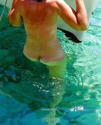 V Mature Chick