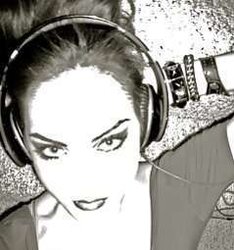 Elizabeth Gillies