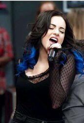 Elizabeth Gillies