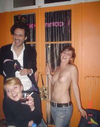 Naughty femmes in denim LI