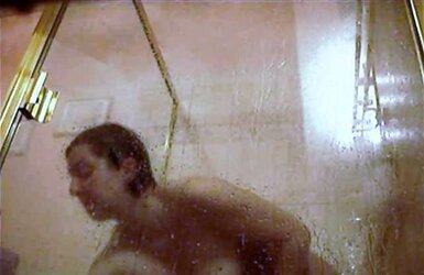 Unsuspicious MUMMY Vicky Shower Images