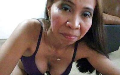 Filipina Mrs Gina Jones