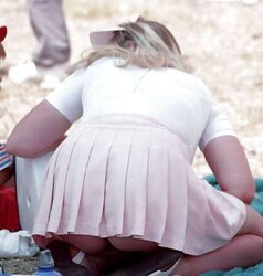 REAL voyeur, upskirt, labia