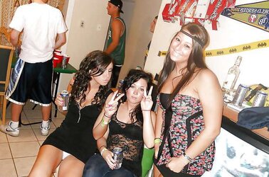 REAL voyeur, upskirt, labia