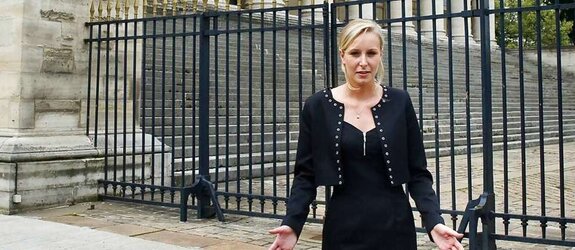 Marion Marechal-Le Pen is super-steamy!