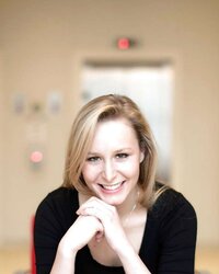 Marion Marechal-Le Pen is super-steamy!