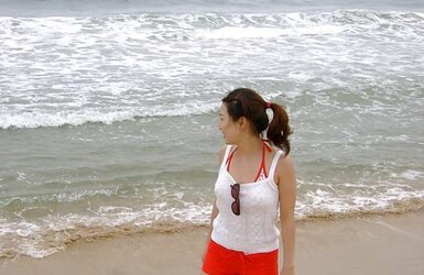Fledgling Korea gf Naked and Bathing Suit Image