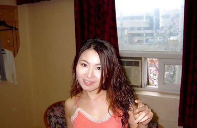 Fledgling Korea gf Naked and Bathing Suit Image
