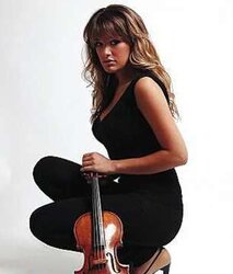 Nicola Benedetti Steamy Violinist