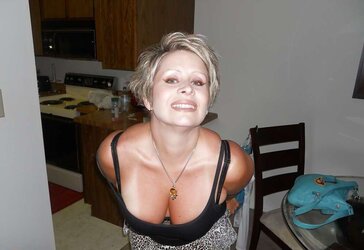 BigTit Mom Grom,SmutDates.com
